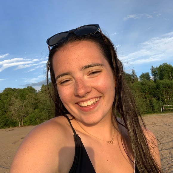 Meet your Posher, Haley - Picture 1 of 1